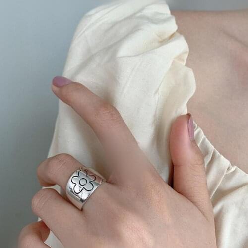 Korean Style Small Daisy Rings For Women Men Punk Trendy Alloy Adjustable Open Paired Rings Jewelry Accessories anillos bague