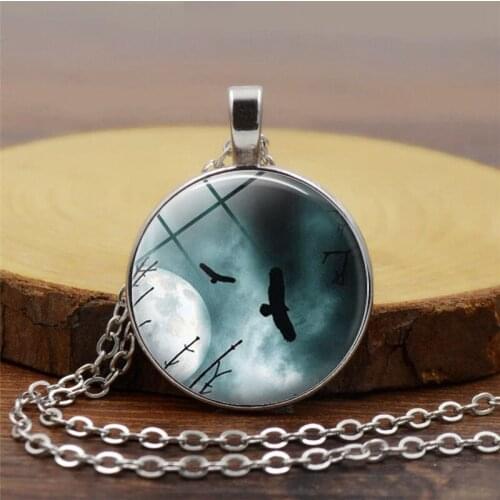 2019 Fashion Sweater Chain Jewelry Classic Glass Pendant Necklace Personality Eagle Soar Women Men Vintage Alloy Necklace