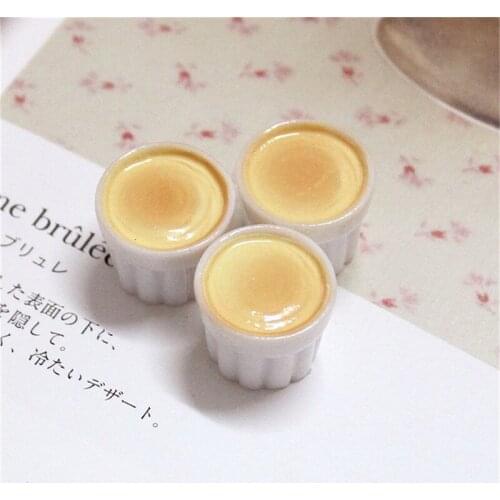 Julie Wang 10PCS Resin Egg Pudding Charms Artificial Food Pendant Keychain Jewelry Making Accessory Table Table Decor