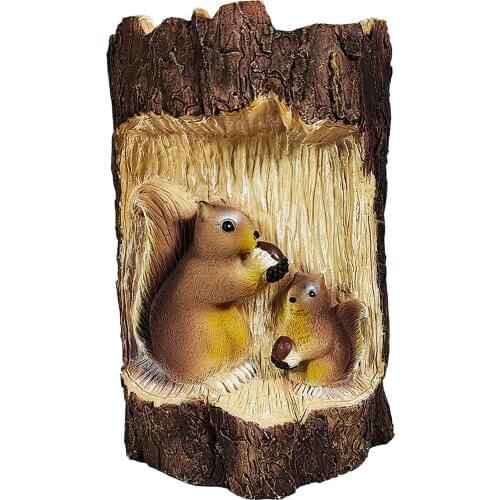 Novelty Squirrel Statue Solar Power Animal Garden Ornament Light Up Outdoor Garden Lamp Lawn Decor