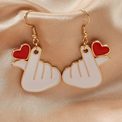 Origin Summer Funny Cute Enamel Finger Red Love Heart Dangle Earring for Women Creative Metallic Earring Jewelry Pendientes