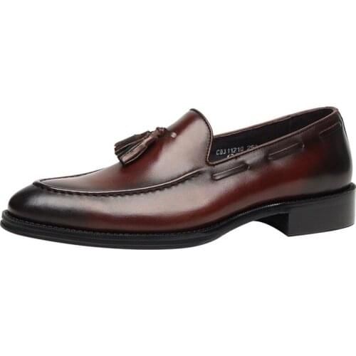 Fashion Black / Brown Tan Prom Shoes Mens Wedding Shoes Genuine Leather Pointed Toe Dress Shoes Mens Business Shoes With Tassel