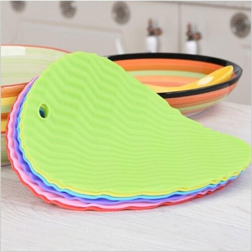 Wave Pattern Silicone Round Placemat Coaster Heatproof Cup Insulation Mat Bracket Tea Mat Kitchen Decorative Mat