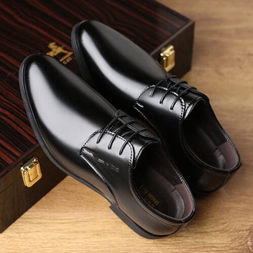 Spring Autumn Slip on Mens Dress Shoes Soild Soft Breathable Shoes Formal Business Pointed Toe Height Increasing Shoes Leather