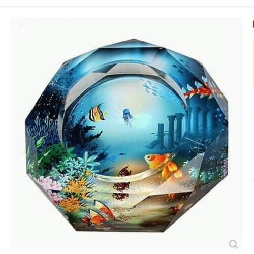 Beautiful modern fashion crystal ashtray, home office restaurant bar desktop decoration gift, diameter 15 cm