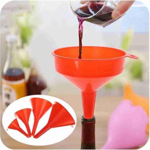 1 Set Of 4 Kitchen Plastic Funnels, New Liquid Diffusion Bottles, Mini Oil Funnels, Simple Portable Household Funnels
