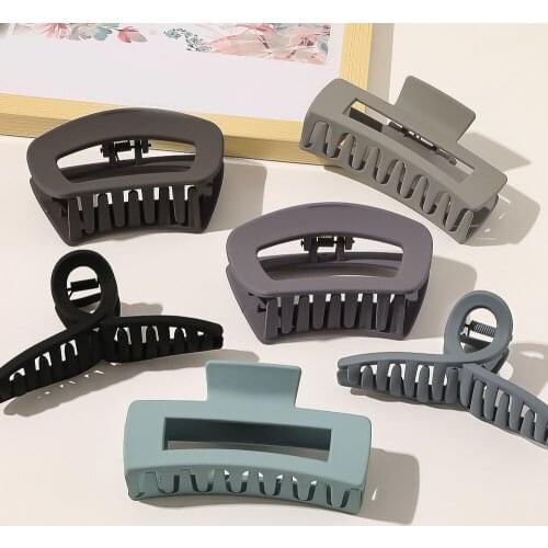 Three Size Acrylic Women Hair Claws Crab Clamps Charm Solid Color Lady Hair Clips Retro Make up Hairdress Hair Styling Tool