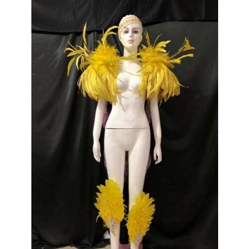 Lo spettacolo di danza copricapo di piume di accessori di abbigliamento La FESTA La Maschera IL Festival