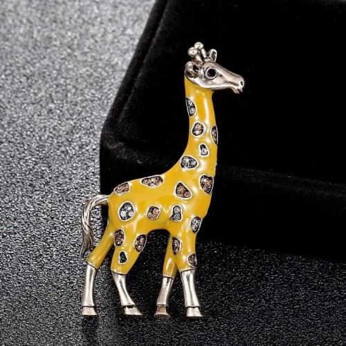 12pcs/lot Wholesale Giraffe animal brooches jewelry for men kids gifts Yellow Enamel broches womens vintage pin brooch bijoux