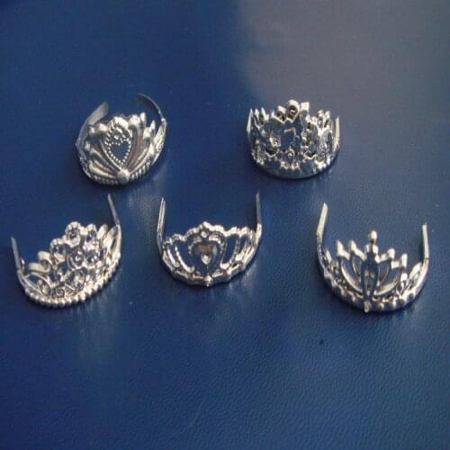 Cute 5pcs Mix Pattern Crown for Girl Dolls Random Style Dolls Jewelry Clothing Dress Up Fancy Party Dolls Accessories