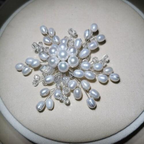 Natural Pearl&Glass Crystal Brestpin Fashion Flower Brooches Waterdrop Pearl 2Colors Hand Knitting Beautiful Ladies Brooches