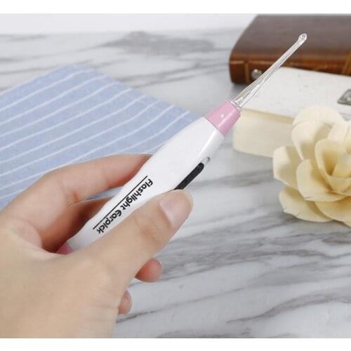 Fashion Ear Cleaner LED Lighting Earwax Spoon Clean Flashlight Earpick Handle Gift Flashlight Earpick Tweezers Brand Kids Safety