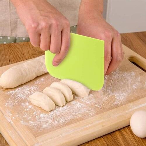 3Pcs Dough Cake Cutter Slicer Spatula for Cake Cream Scraper Pasty Cutters Scraper Irregular Teeth Edge DIY Smoother