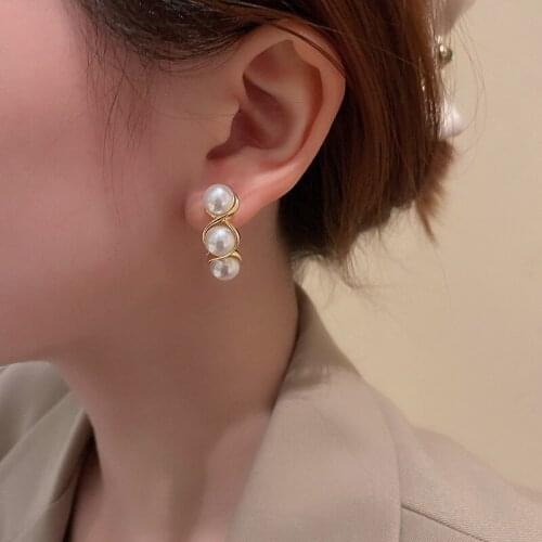 U-Magical Temperament Circle Three Simulation Pearls Dangle Earrings for Women Trendy Gold Color Metallic Earring Jewellery