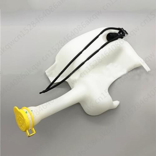 Wiper water bottle Suitable for 2012Fo rd2012 Watering can Wiper water tank glass kettle Clear water bottle Clear water bottle