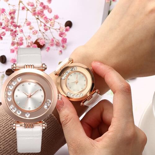 2021 New Ladies Quartz Watch Fashion Womens Watches Belt Quicksand Luxury Gift Clock Casual Female Wristwatches Best Selling