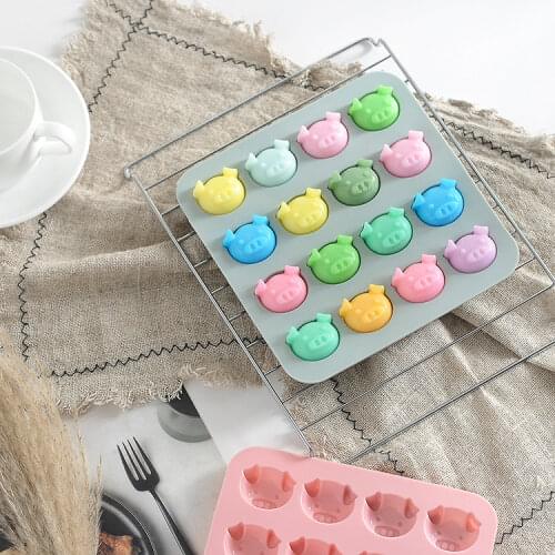16 grid Cartoon Pig Silicone Chocolate Mold QQ Sugar Ice Box Cake Pastry Mold DIY Aroma Plaster Mold Cake Decoration Baking Tool