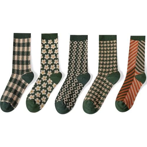2 Pairs Long Socks Winter Femme Green Japan Flower Print Retro Soft Girl Fashion Skateboard Sokken Luxury Harajuku Accessories