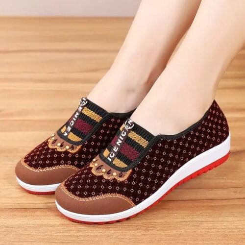 2021New Fashion Shoes Womens Soft Bottom Non-Slip Middle-aged Leisure Cloth Flat Bottom Mom Shoes Famale Casual Shoes