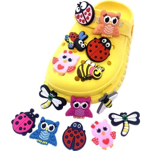 50PCS Wholesale Mix Cartoon Animal Shoes Charms Bee Beetle Ladybug Icon Croc JIBIZT Icon Decoration Wristband Owl Accessories