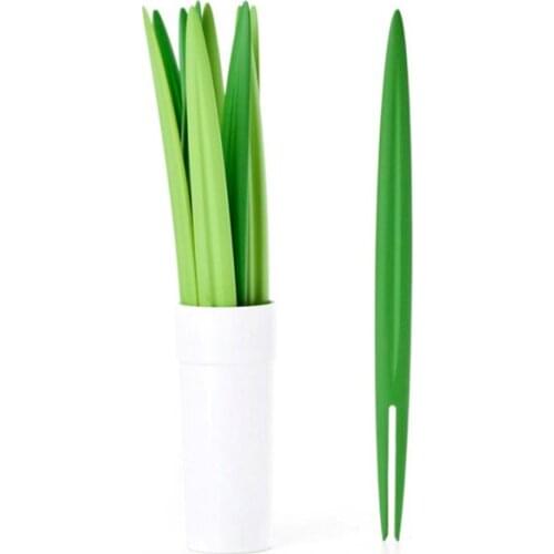10 pcs Child Dessert Fruit Fork Creative bamboo leaves Kitchen Forks Plastic Toothpicks for Children Mini Forks for Appetizers