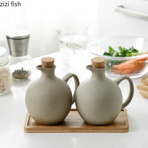 2pcs/set Japanese Style Ceramics Spice Jar Oil Can Wooden Stopper Soy Sauce/vinegar Bottle Flagon Family Kitchen Supplies 500ml