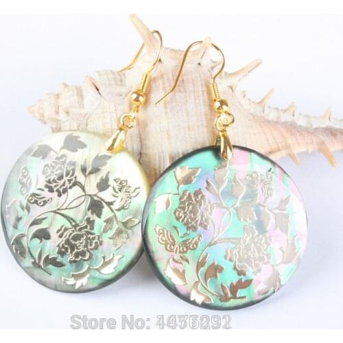 32X32MM Natural Mother Of Pearl Round Roses Earring 1 Pair