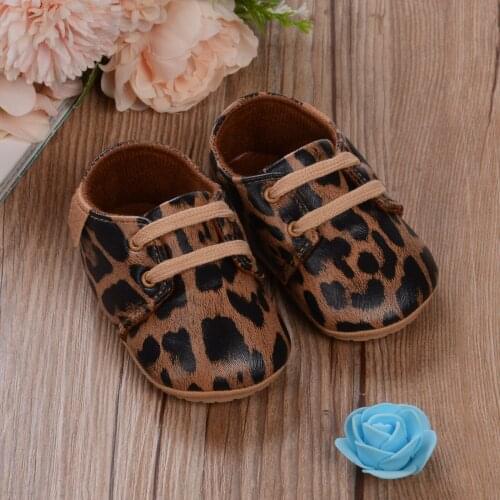 Fashion Baby Boys Girls Lace Up Sneakers Trendy Leather Crib Solid Color Non-slip Shoes Soft Rubber Sole Infant Moccasins