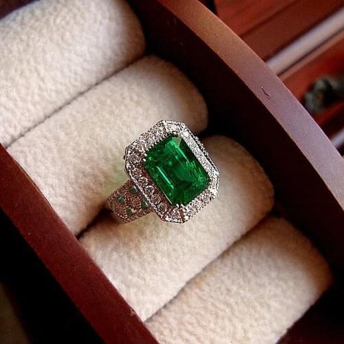 AAA Lab Created Colombian Solid 18K White Gold 2.7ctw Moissanite Green Emerald Halo Ring Engagement Wedding Ring For Women