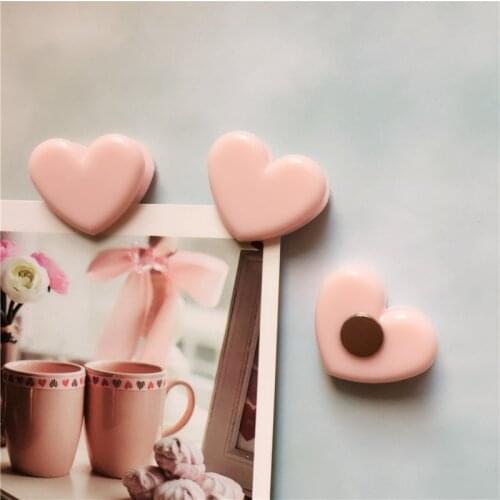 Mini Love Heart Clips Pink Plastic Office Supplies Pink Clips Refrigerator magnet Stickers Paper Photo Peg Home Decor Accessorie