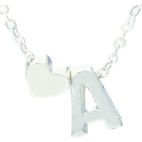 Peach Heart-shaped Letter Necklace Elegant Temperament Wild Boutique 26 Letters Initial Heart Clavicle Chain