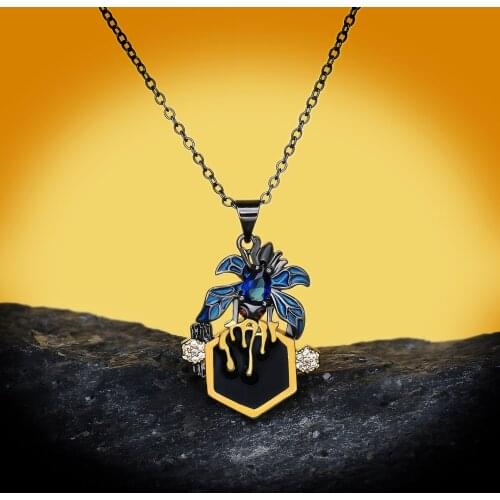 Creative Exaggerated Bee Spider Pendant Necklace Black Gold Color Short Necklace Choker Blue Enamel Ladies Silver Jewelry