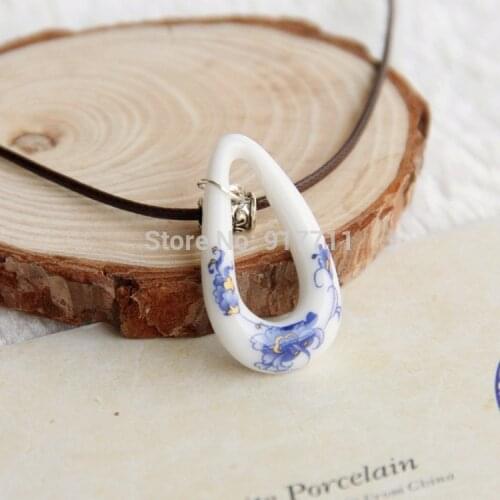 Ceramic Necklace Blue And White Porcelain New Fashion Vintage Short Chain Jewelry Accessories Wholesale Pendants For Lovers