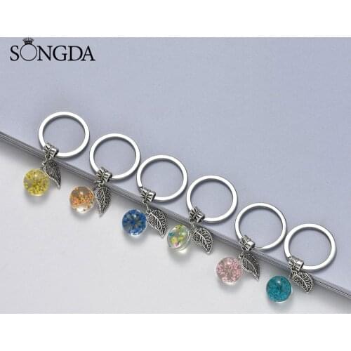 Fashion Lovely Cherry Blossoms KeyChains Birthday Gift for Women and Mens Metal Key Chain Gifts Natural Dried Flowers Glasses