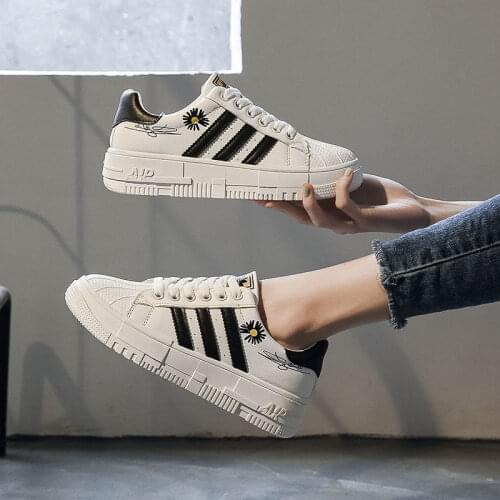 Daisy Summer Flat Shoes Women Spring New Thick Bottom Spring and Summer Breathable Woman Vulcanize Shoes All-match Sports