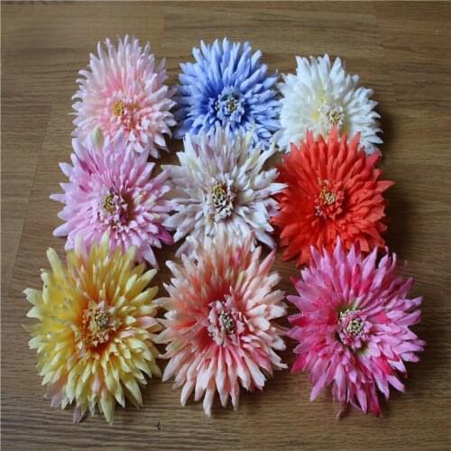 50pcs 12cm Multicolor Daisy Flower Head Mini Silk Artificial Flower for Crown Scrap Wedding Home Decor DIY Garland Headdress