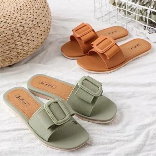 2021 New Sandals And Slippers Womens Summer Wear Fashion Soft Bottom Button Slippers Lazy Beach Flat Bottom