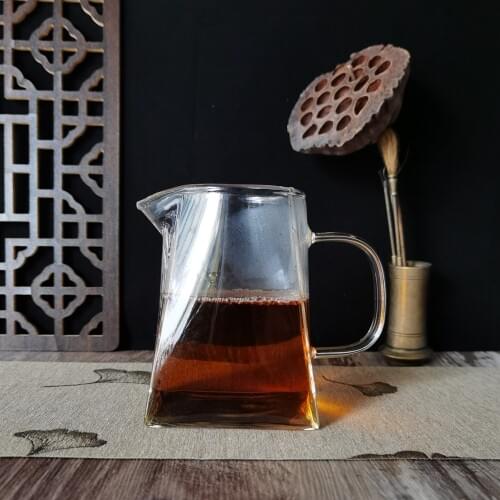 Small Glass Tea Serving Sharling Pitcher Nice Solid Glass Gong Dao Bei for Kung Fu Tea Wine and Milk