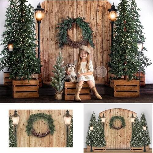 Christmas Retro Rustic Door Backdrop Wreath Lamp Christmas Trees Party Decor Winter Children Birthday Background Photo Studio