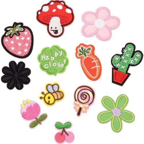 50pcs/lot Strawberry Mushroom Bee Embroidery Patches Letters Clothing Decoration Accessories Diy Iron Heat Transfer Applique