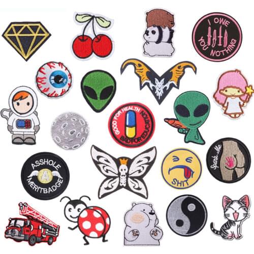 Alien Outer Space Round Badge Patch Iron on Patches for Clothing Sew on Stickers on Clothes Embroidered Patches for Applique DIY