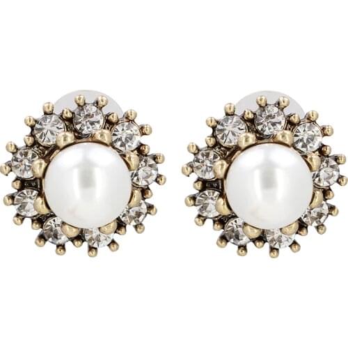 2017 HOT NEW Womens fashion Crystal Simulated-pearl earrings which is Sweety Push-back Stud Earring For Women And Girls