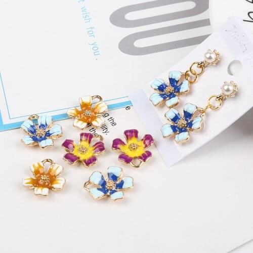 Fashion Five Petals Flower Design Enamel Gold Color Alloy Metal Charms Pendant For DIY Earring Necklace Jewelry Findings Making