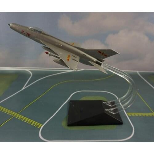 1:72 ABS Static Simulation Fighter Aircraft model China J-7 F-7E Airlines Fighter DIY Assembled airplane model Military Plane