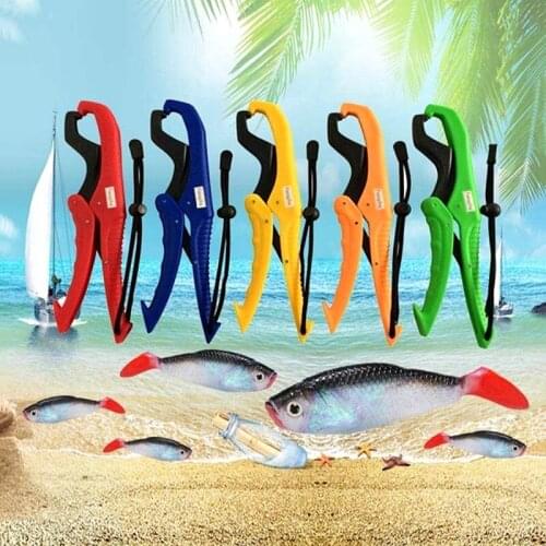 2020 New Practical Fishing Lip Grip Gripper Holder Floating Grabber Plier Controller Fishing Tools 4 Colors