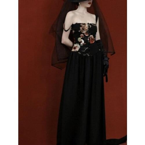 "Fontainebleau" court style elegant oil painting printing heavy industry knitting suspender dress