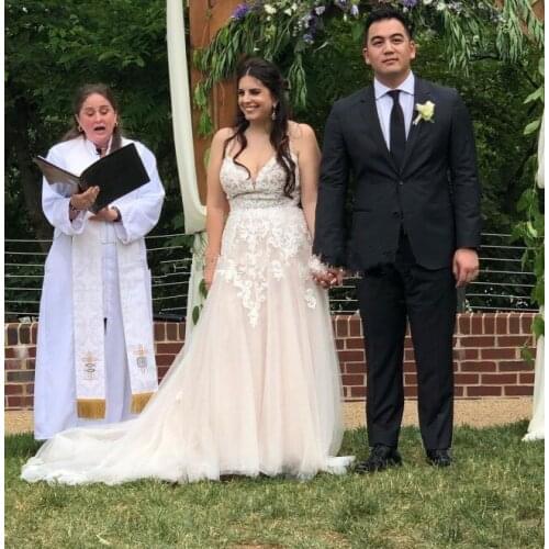 Exquisite Lace Applique A Line Wedding Dresses Sexy V Neck spaghetti Straps Backless Wedding Gowns 2021 Blush Pink Bride Dress