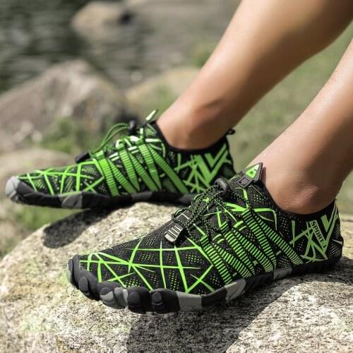 Unisex Summer Water Shoes Men Breathable Aqua Shoes Women Mesh Sneakers Beach Slippers Couple Upstream Swimming Sandals Diving