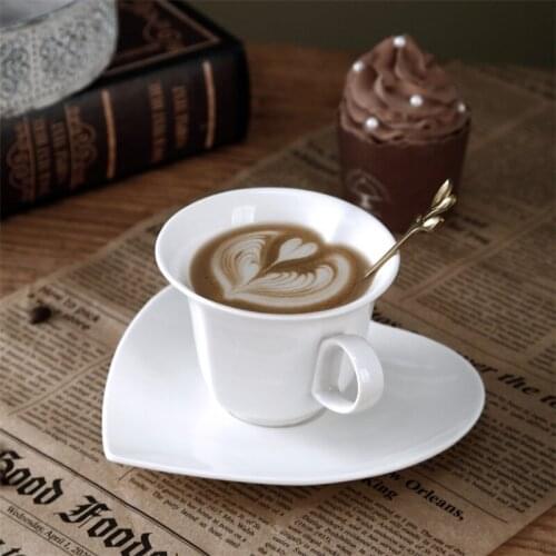 Nordic Ceramic Minimalist Coffee Cup with Heart-Shaped Saucer White Porcelain Milk Mug Creative Office Tea Cup Wedding Gift
