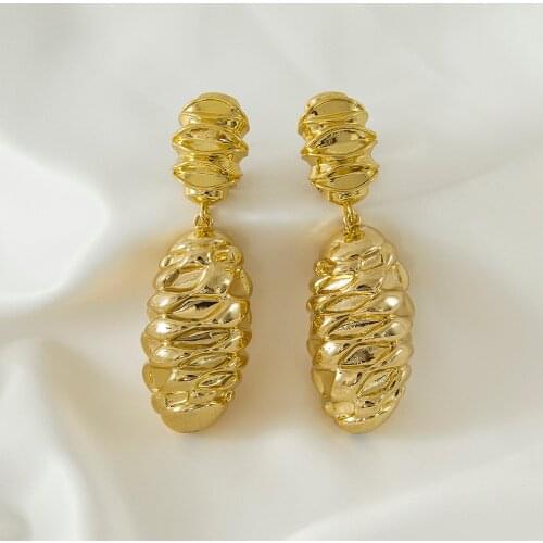 Pine Cone Shaped Cute Style Exquisite Women Earring 2021 New Arrival Spring Popular Wedding Gift